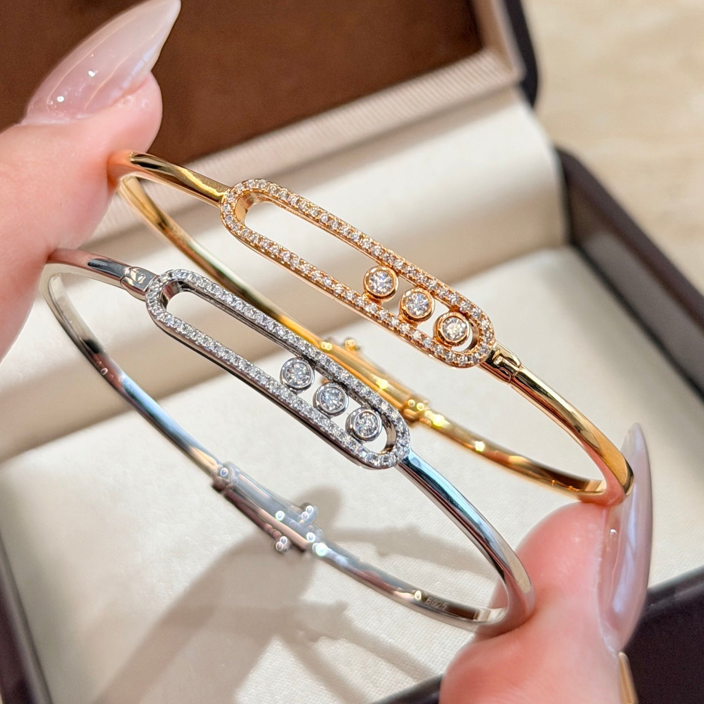 [Blue Tears Jewelry]Move Pav¨¦ Diamond Bangle Bracelet M