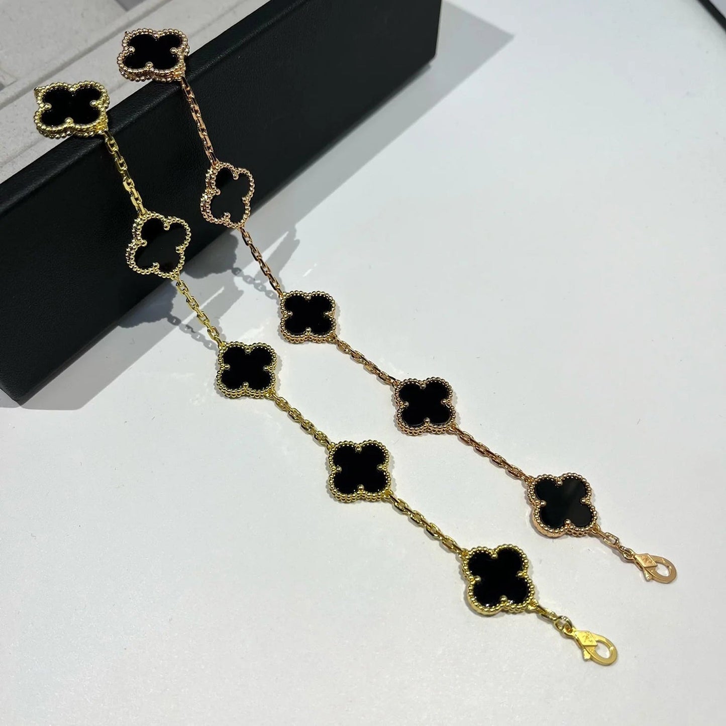 [BLUE TEARS] CLOVER 5 MOTIF ONYXS BRACELET COLLECTION