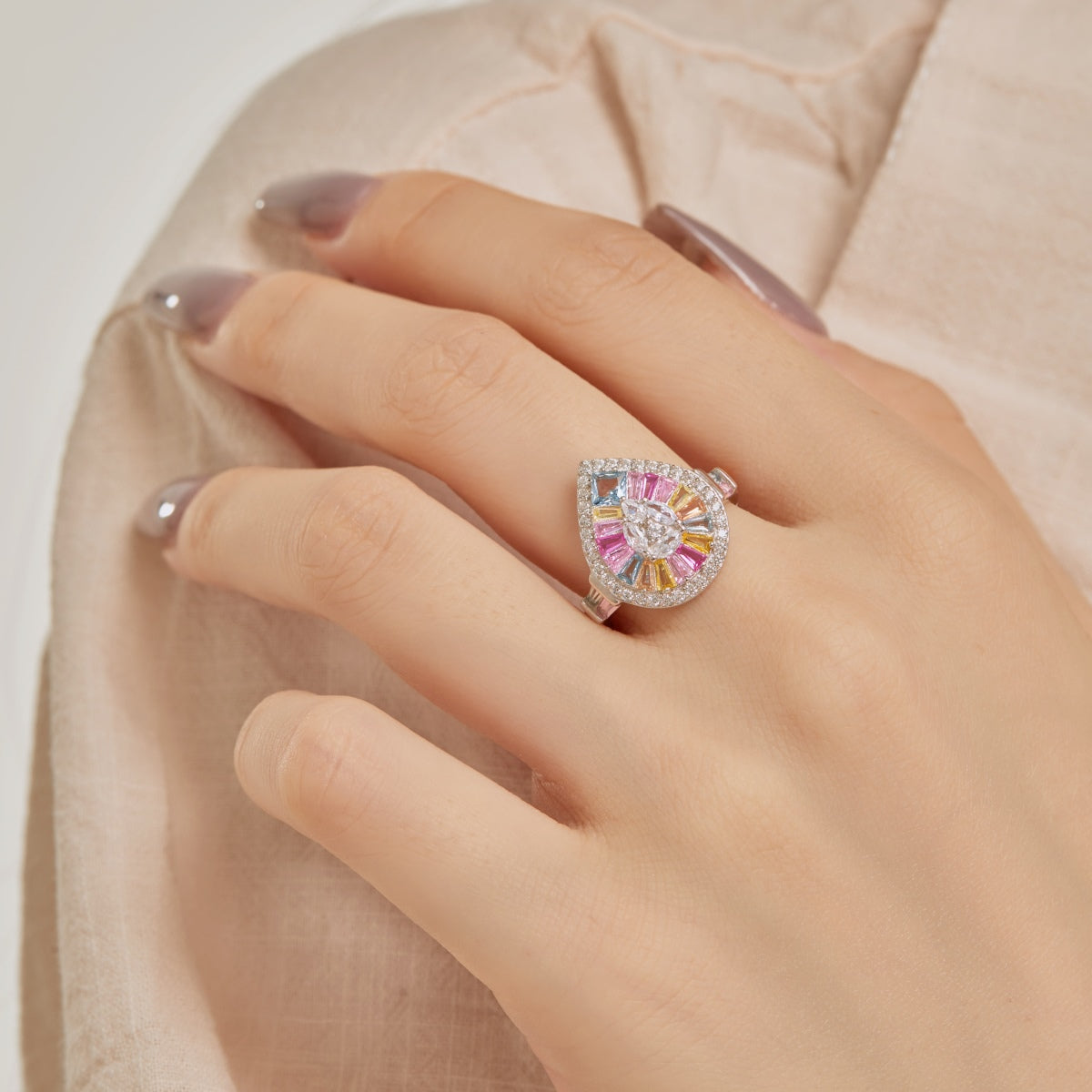 [Nova Jewelry]Elegant Colorful Water Drop Shape Banquet Ring