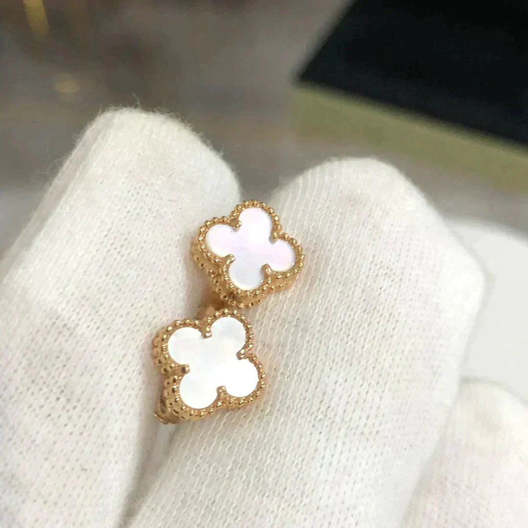 [BLUE TEARS]CLOVER MINI 9.5MM WHITE MOP EARRINGS