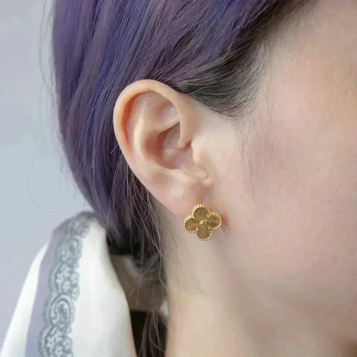 [BLUE TEARS]CLOVER MEDIUM 1 MOTIFS LASER EARRINGS
