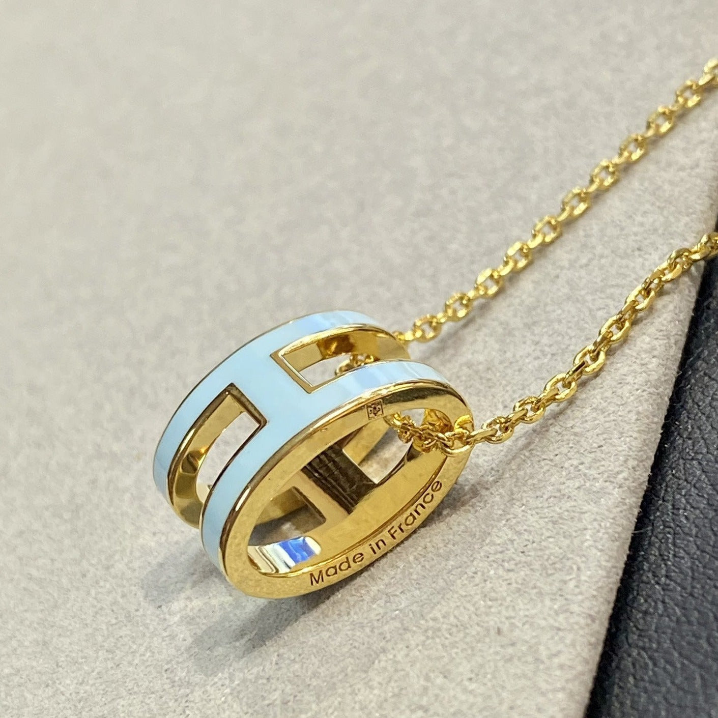 [BLUE TEARS]POP H LIGHT BLUE NECKLACE