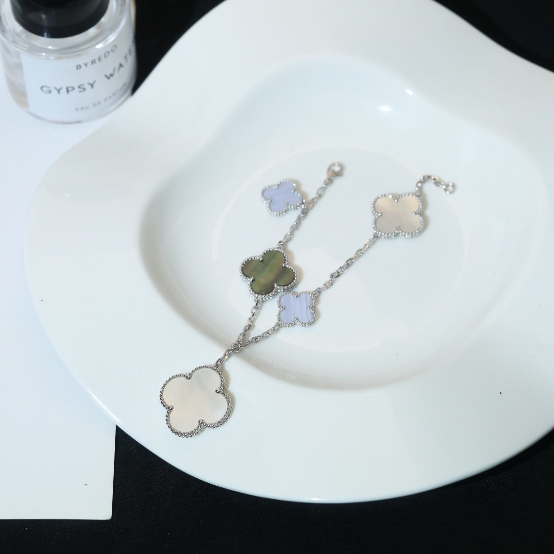 [BLAUE TRÄNEN]KLEE-ARMBAND 5 MOTIVE MOP CHALCEDON SILBER 