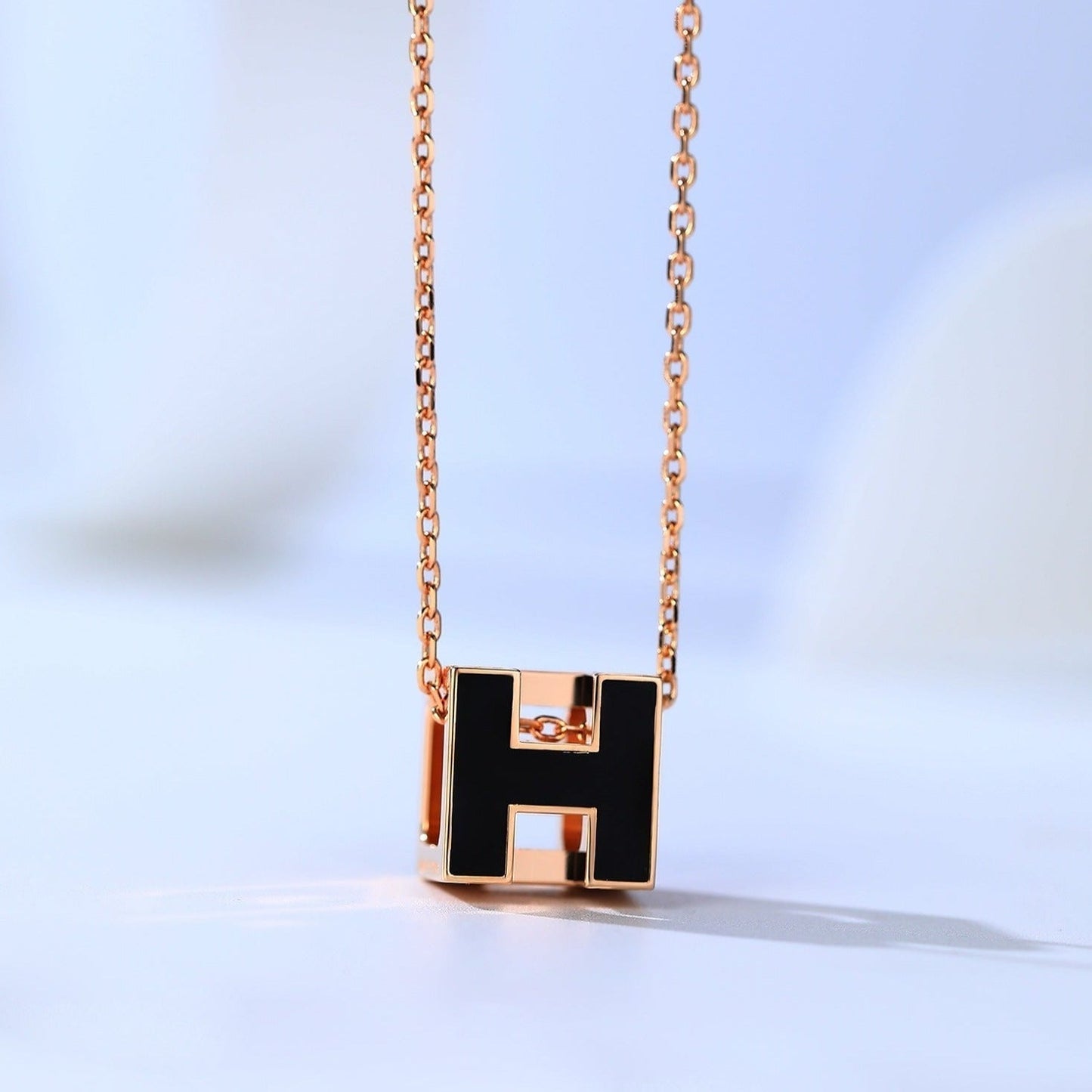 [BLUE TEARS]H CAGE PINK GOLD NECKLACE