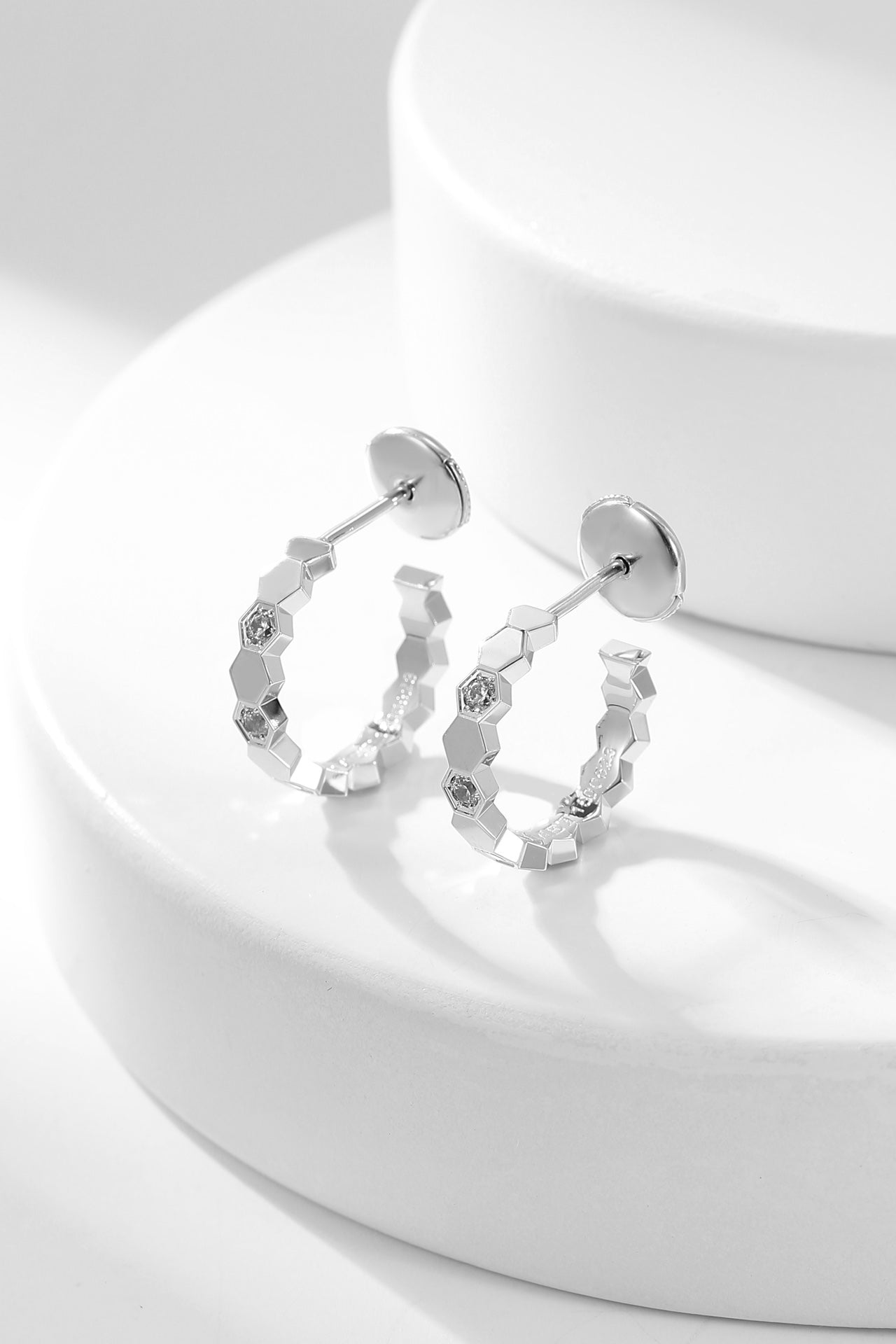 [BLUE TEARS]BEE LOVE DIAMOND HOOP EARRINGS