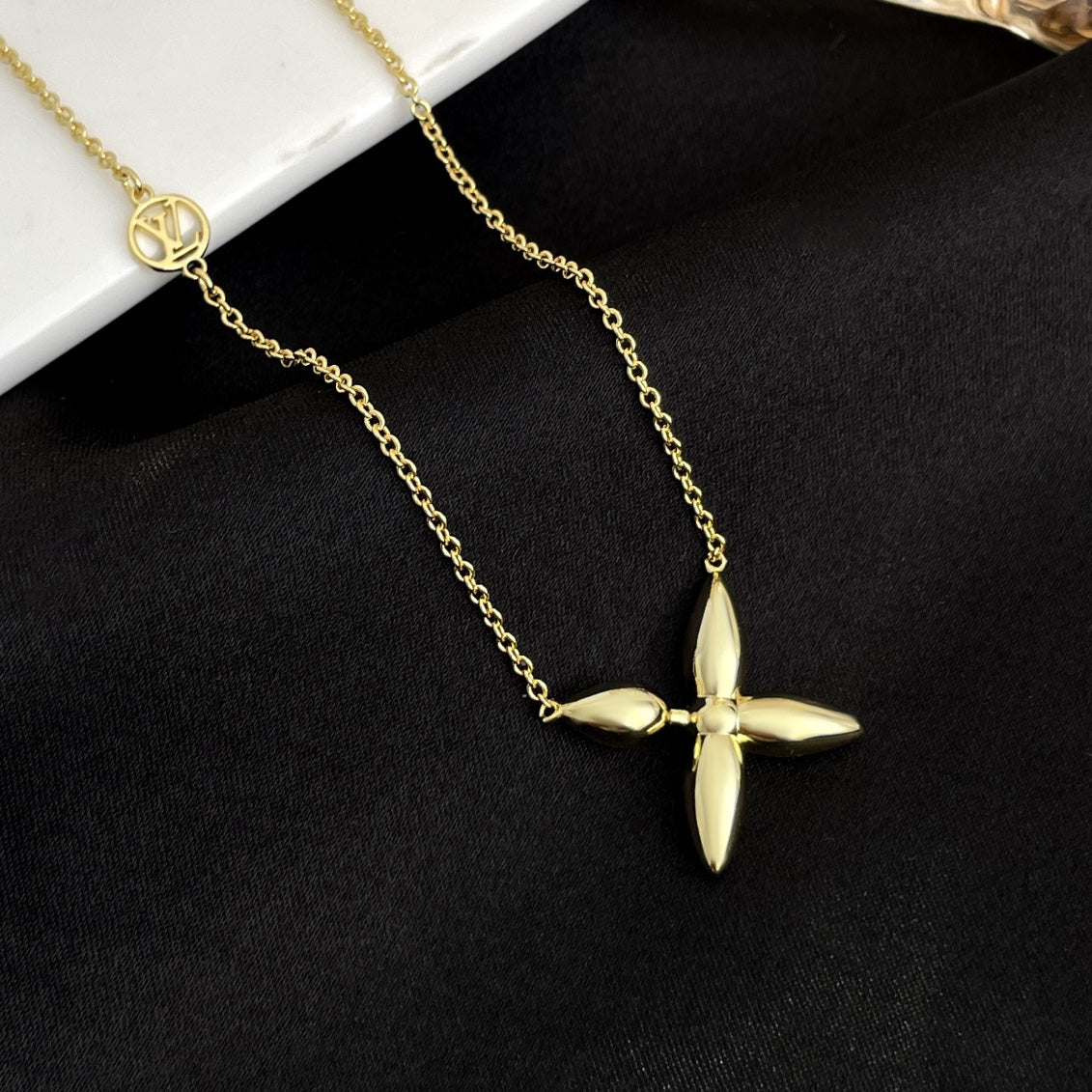 [BLUE TEARS]LOUISETTE GOLD NECKLACE