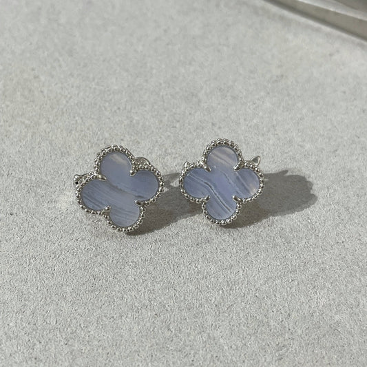 [BLUE TEARS]CLOVER CHALCEDONY SILVER STUD EARRINGS