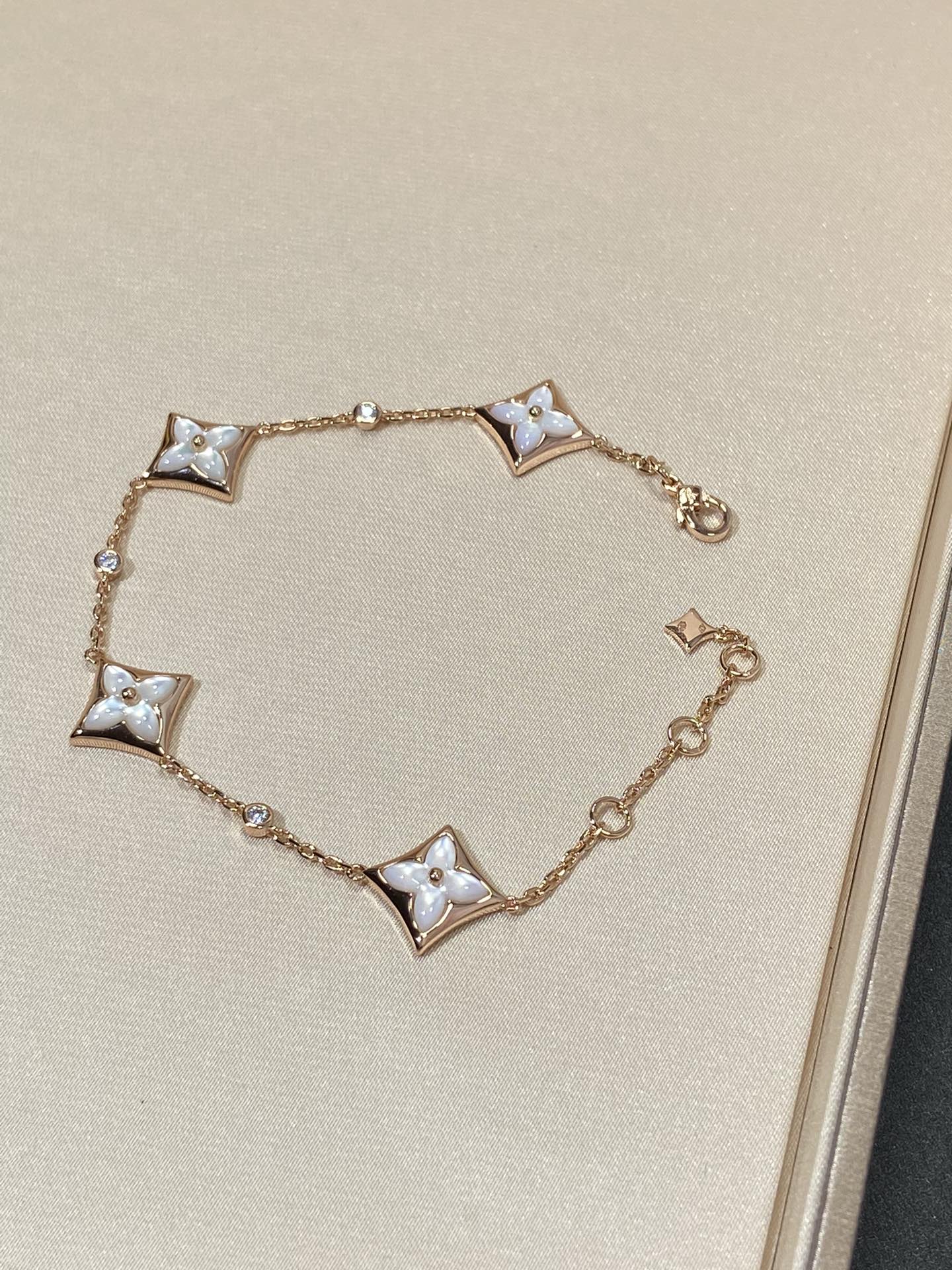 [BLUE TEARS]STAR 4 MOTIF MOP DIAMOND PINK GOLD BRACELET