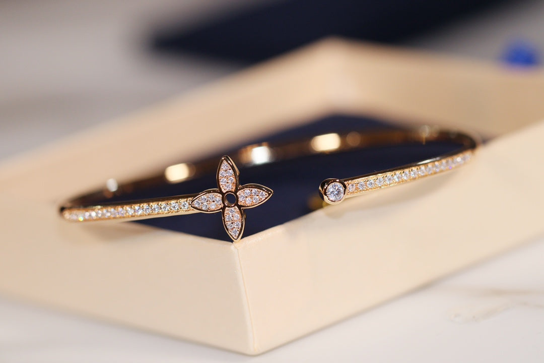 [BLUE TEARS]IDYLLE GOLD OPEN BRACELET DIAMOND PAVED