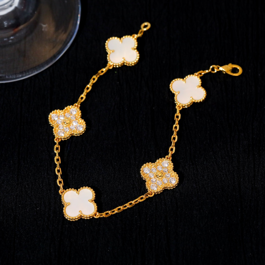 [BLUE TEARS]CLOVER BRACELET 5 MOTIF WHITE MOP DIAMOND