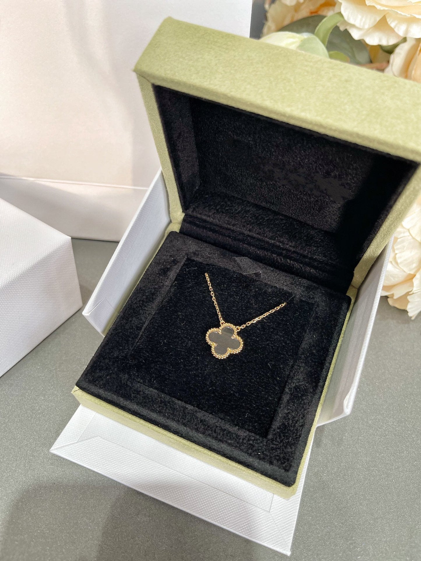 [BLUE TEARS]CLOVER ROCK CRYSTAL ROSE GOLD NECKLACE