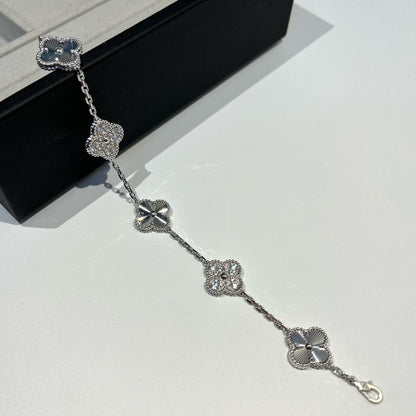 [BLUE TEARS] CLOVER 5 MOTIF LASER BRACELET COLLECTION
