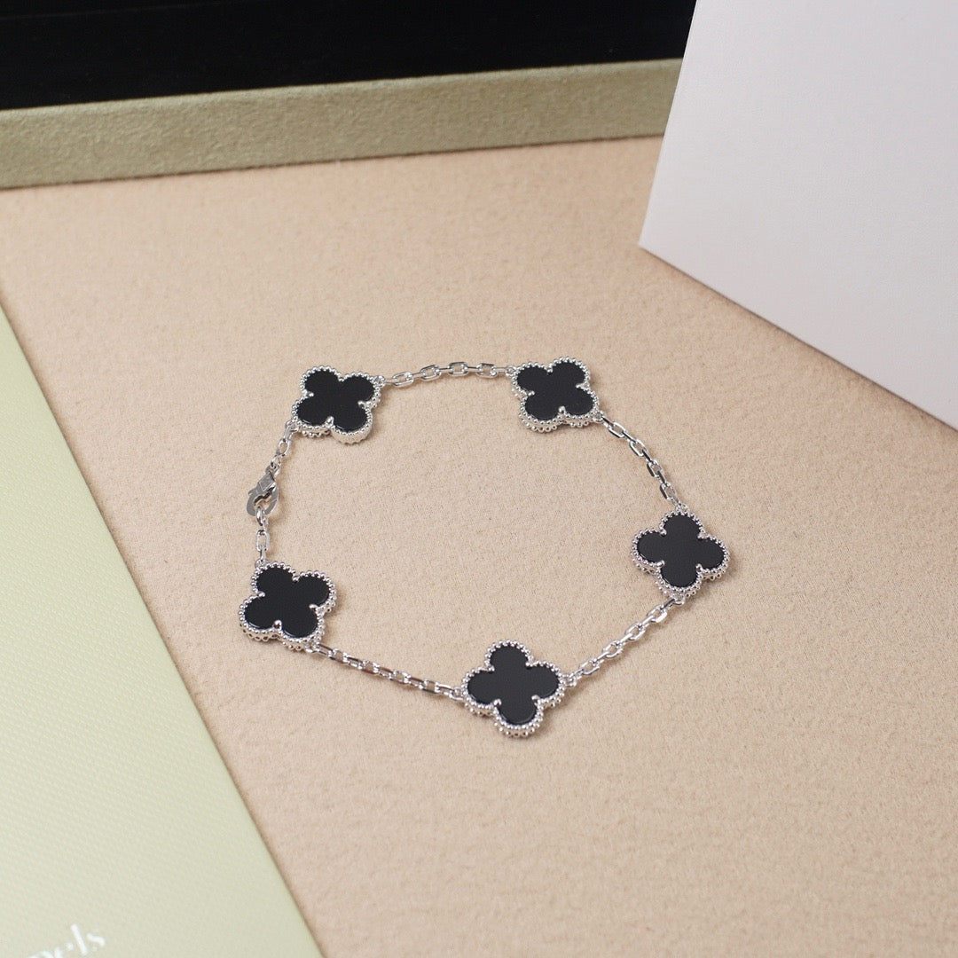 [BLUE TEARS]CLOVER 5 MOTIF ONYXS  BRACELET SILVER