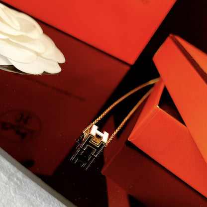 [BLUE TEARS]H WHITE SQUARE GOLD NECKLACE