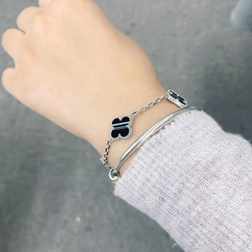 [BLUE TEARS] CLOVER 5 MOTIF PULSAR STONE BRACELET COLLECTION