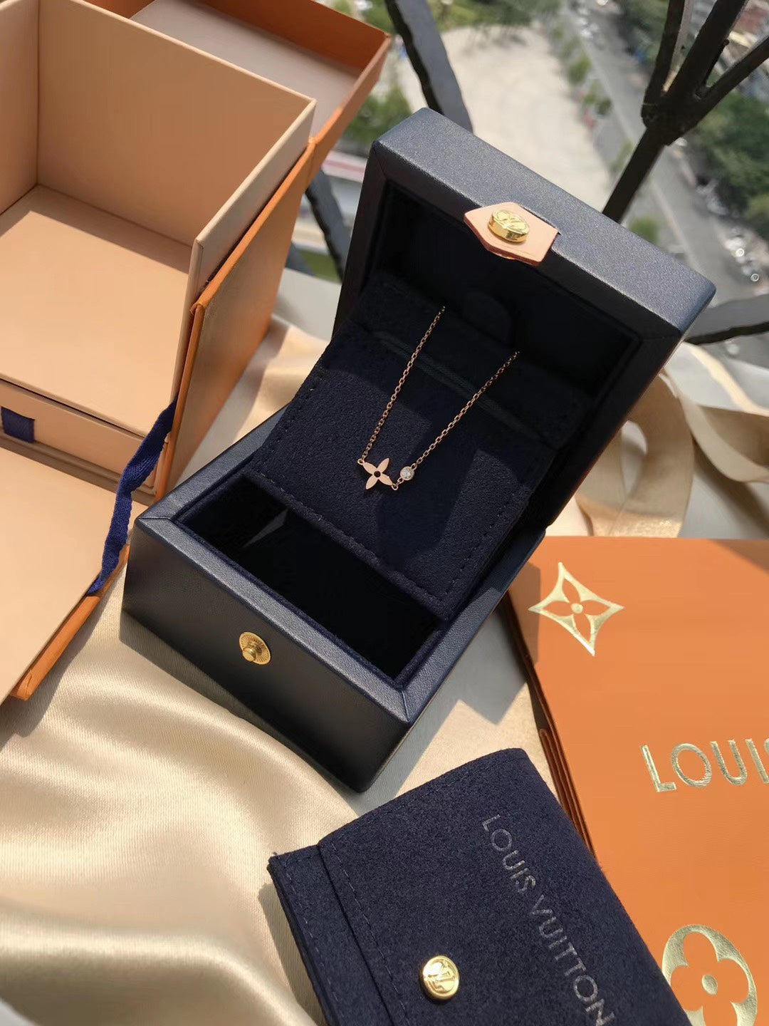 [BLUE TEARS]BLOSSOM PENDANT PINK GOLD AND DIAMOND