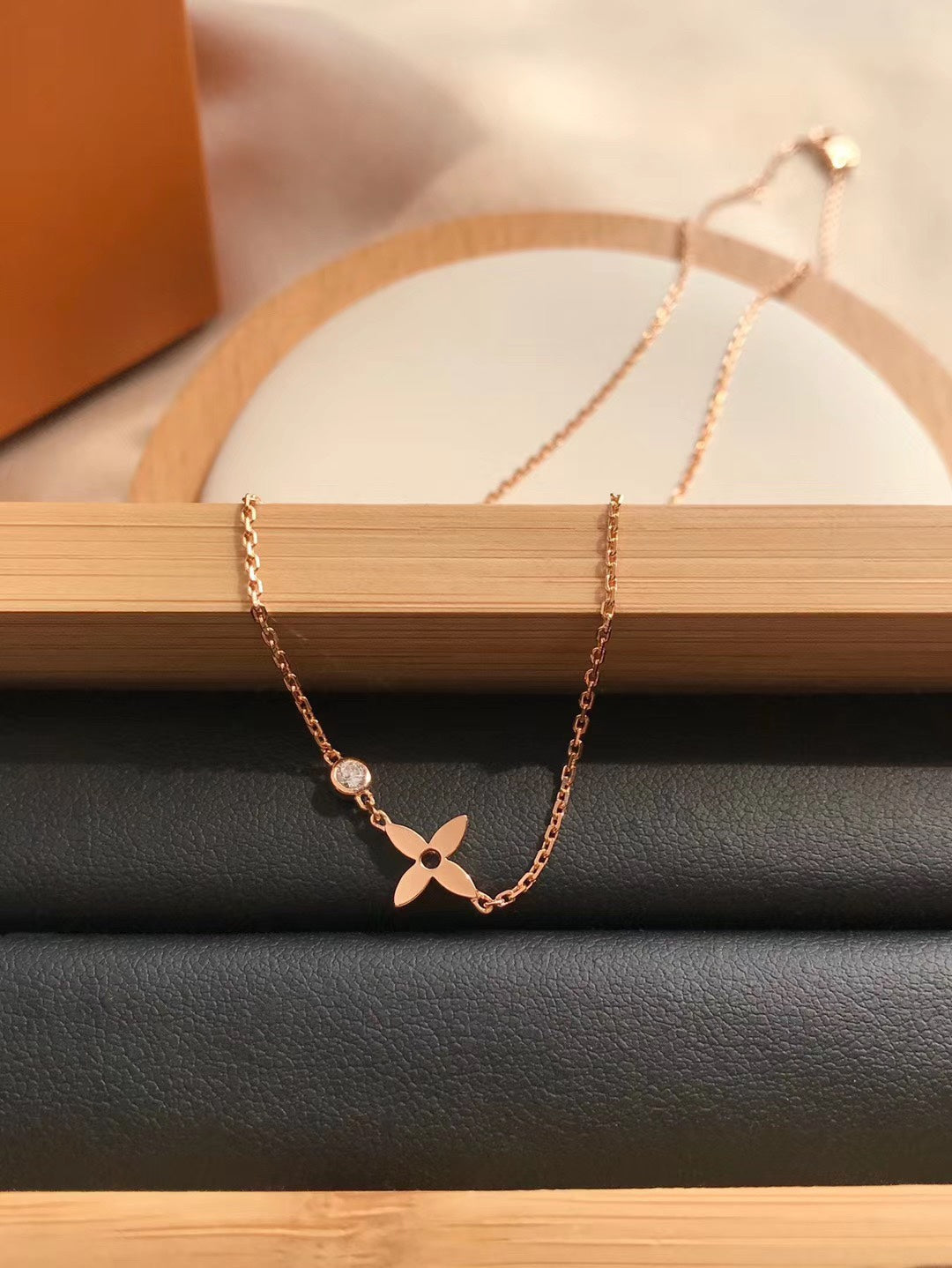 [BLUE TEARS]BLOSSOM PENDANT PINK GOLD AND DIAMOND