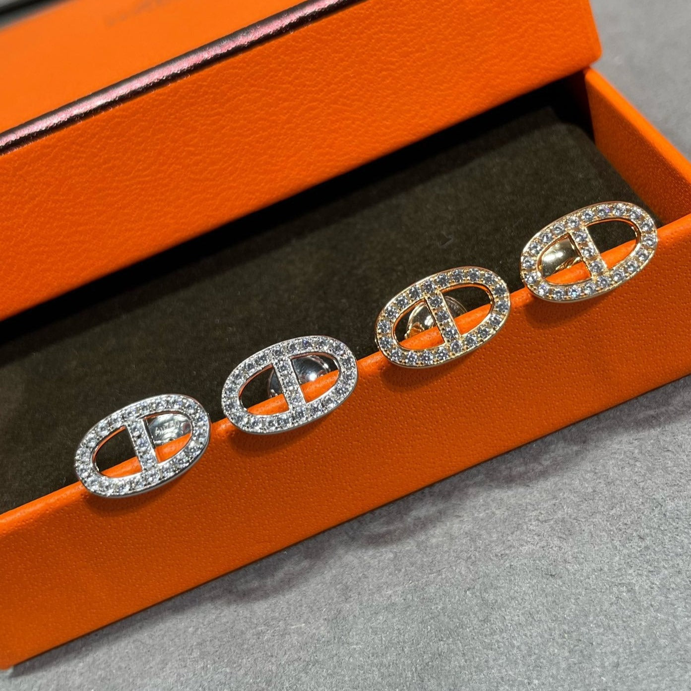 [BLUE TEARS]HM FULL DIAMOND PIG NOSE STUD EARRINGS