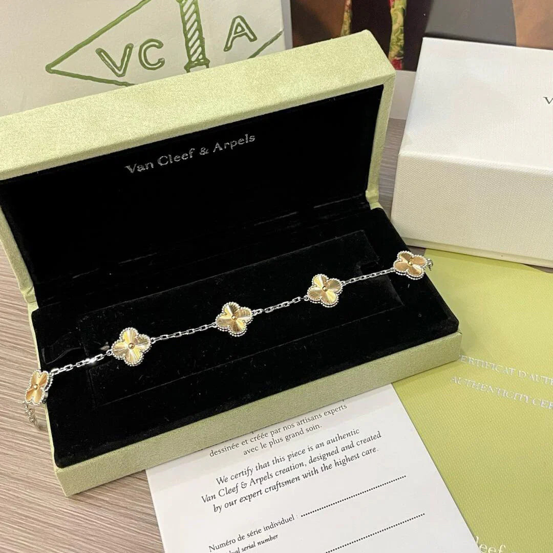 [BLUE TEARS] CLOVER 5 MOTIF LASER BRACELET COLLECTION
