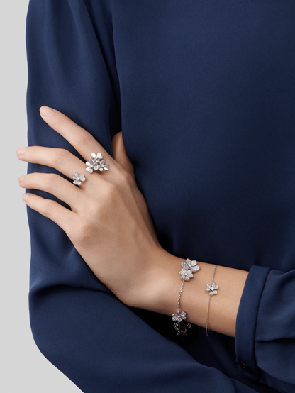 [BLAUE TRÄNEN]FRIVOLE SILBERNES BLUMEN-DIAMANTARMBAND 
