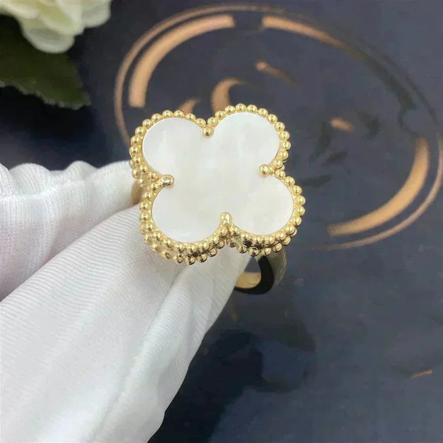 [BLUE TEARS]CLOVER WHITE MOP RING